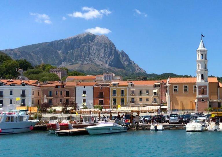 Apartmán By The Sea In Scario Exteriér fotografie