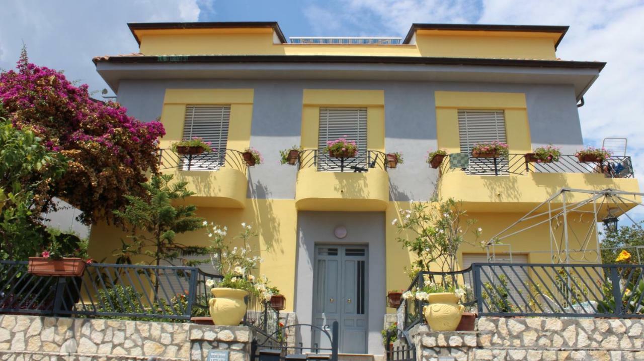 Apartmán By The Sea In Scario Exteriér fotografie