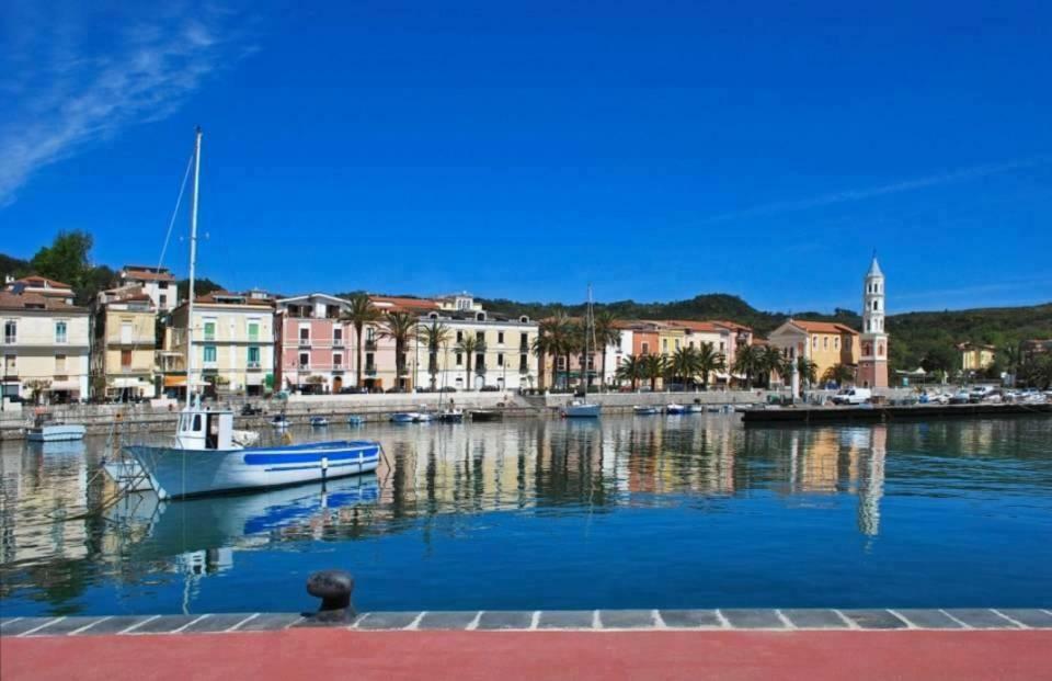 Apartmán By The Sea In Scario Exteriér fotografie